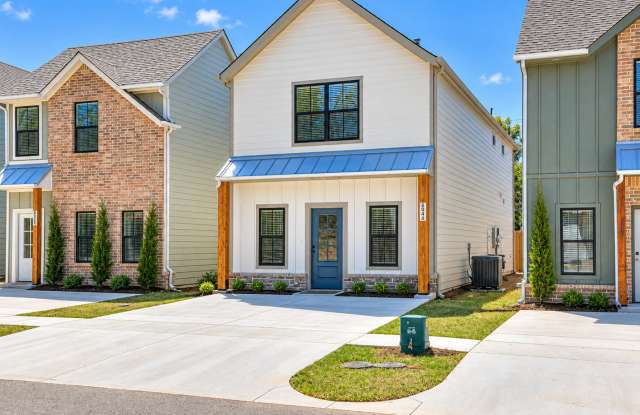 Modern 3-Bedroom Townhome Gallery 3