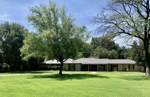 4915 19th St - 4915 19th Street, Lubbock, TX 79407