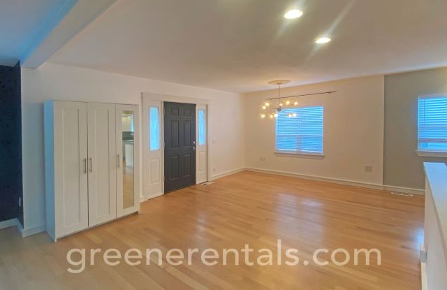 Coming Soon! Charming 3 Bedroom Home with Vintage Appeal and Modern Updates Gallery 4