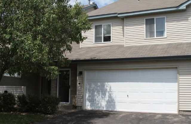 2 Bed + Loft/1.5 Bath Townhouse- Great Location! Available July 1! - 7762 79th Street South, Cottage Grove, MN 55016