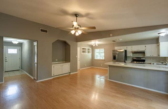 **Waived Application Fees!!**4 Bedroom, 2 Bathroom Home on Cul-de-sac in North Austin! Gallery 4