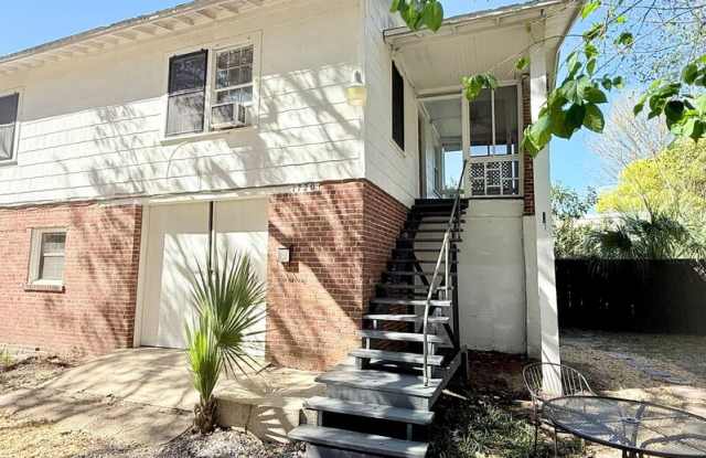 1720 E La Rua St photos photos