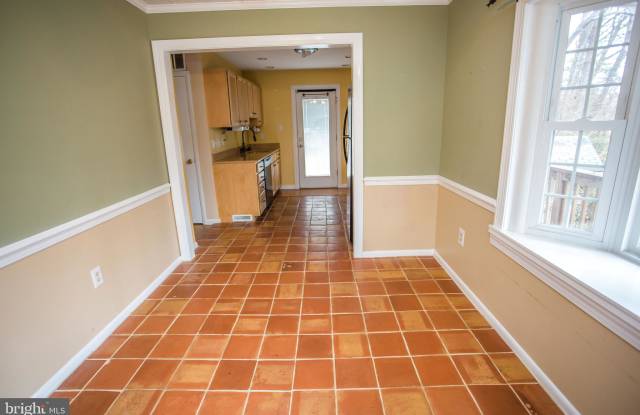 5577 SAINT CHARLES DRIVE Gallery 4