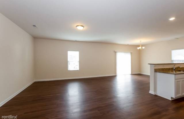 1352 Waylon Avenue Gallery 2