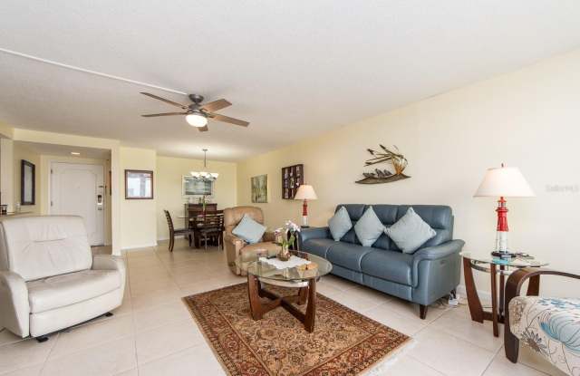 675 S GULFVIEW Boulevard Gallery 4