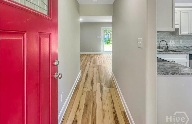 1616 Rosemary Street Gallery 4