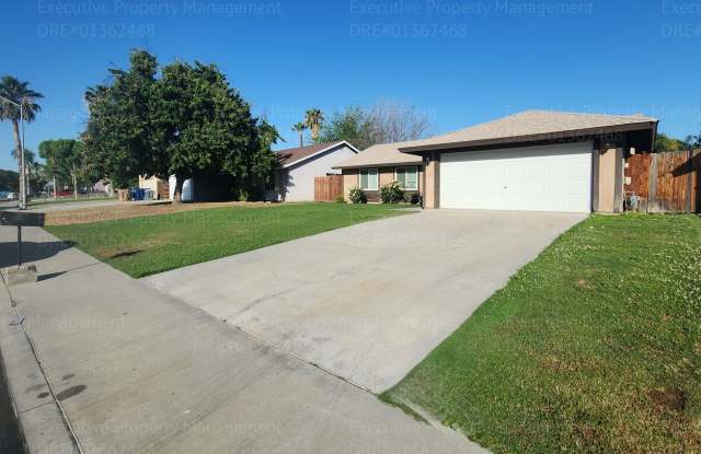 3 bedroom/ 1.75 bathroom located in southwest bakersfield photos photos