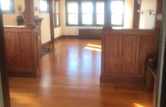 429 Pleasant St 1 Gallery 4