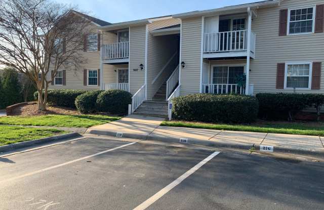 2 Bedroom, 1 Bathroom Condo in Greensboro photos photos