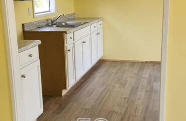 112 Laurin Dr Gallery 2