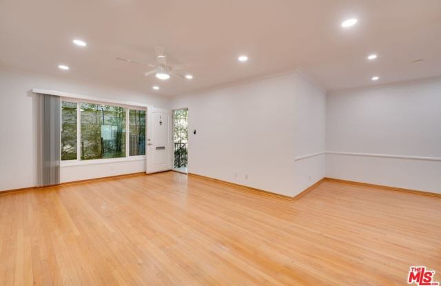 927 6th St photos photos