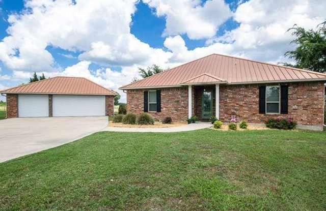401 Pecan Point Drive - 401 Pecan Point Dr, Navarro County, TX 75144