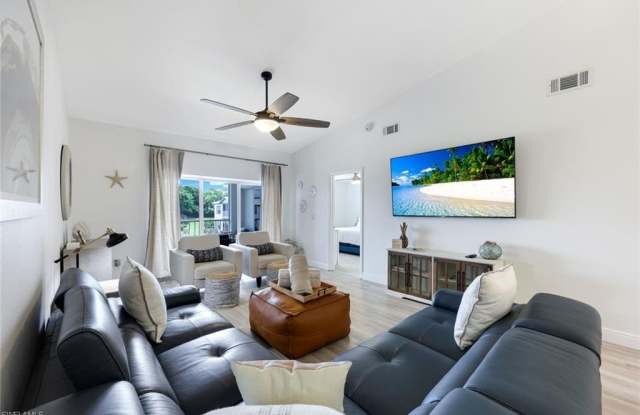 824 Tanbark Dr photos photos