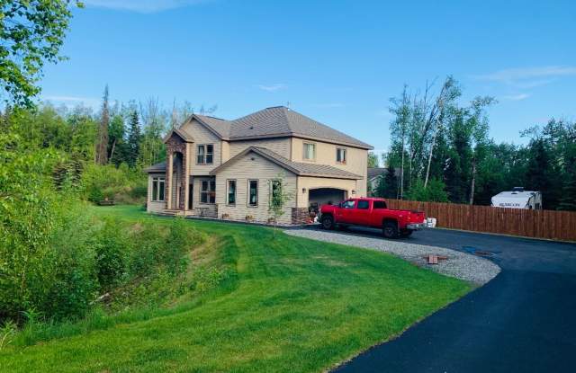 Beautiful & Modern, Warm & Cozy 4 bed 3 bath heated garage home! Gallery 1