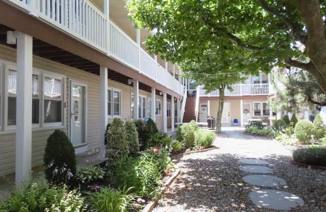 6 N Newport Ave photos photos