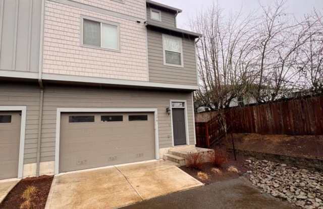 Woodland Townhome Just Minutes from i5 - 174 Loganberry Court, Woodland, WA 98674