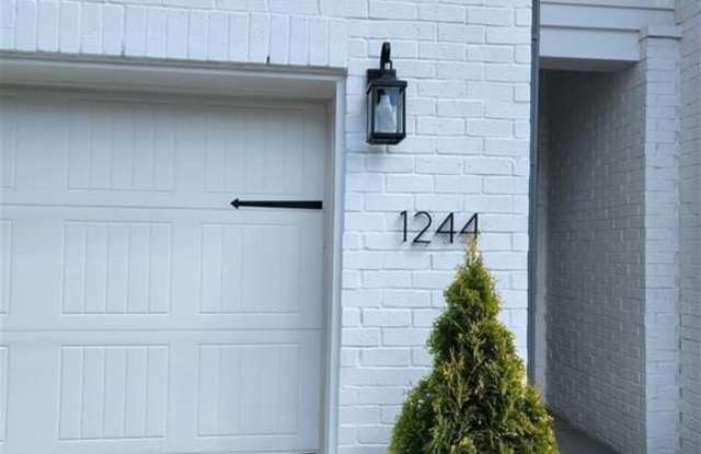 1244 Westshore Drive Gallery 2