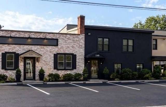 1153 MAIN Street Gallery 1