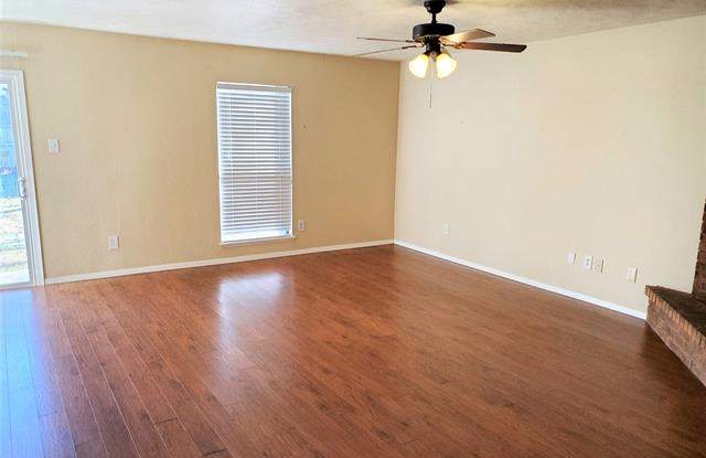 6816 Glenwood Drive Gallery 2