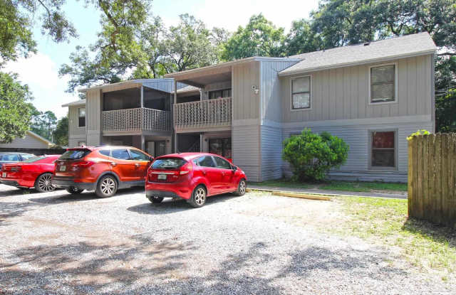 7116 Pearson Rd - 7116 Pearson Road, Bellview, FL 32526