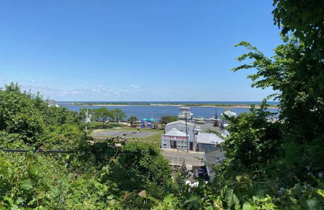 18 Navesink Avenue - 18 Navesink Avenue, Highlands, NJ 07732 18 Navesink Avenue - 18 Navesink Avenue, Highlands, NJ 07732