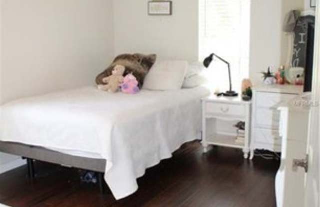 9611 Hidden Oaks Circle Gallery 3