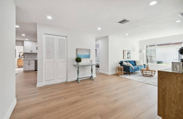 1639 SUMMIT Way Gallery 3