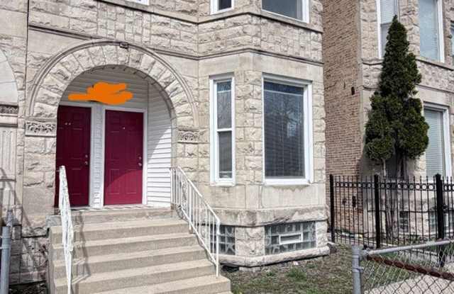 3140 W Fulton Street photos photos