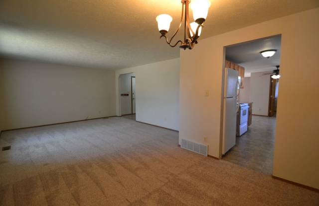 3 Bedroom 2.5 Bath Available Now Gallery 4