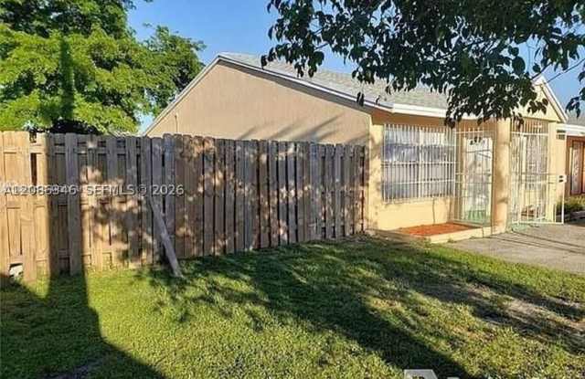 18237 NW 41 court Gallery 1