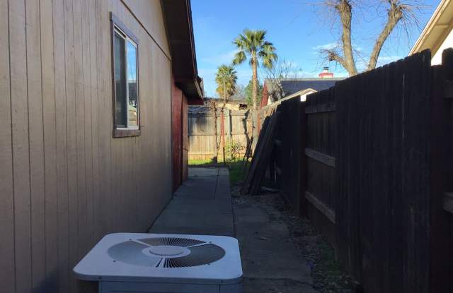 3 Bedroom 2 Bath Home Gallery 4
