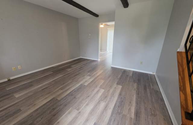 542 Maple Tree Lane Gallery 4