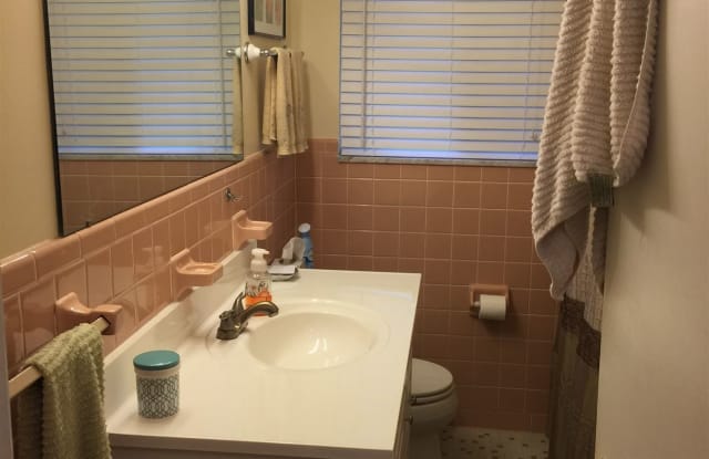 1981 brys - 1981 Brys Drive, Grosse Pointe Woods, MI 48236