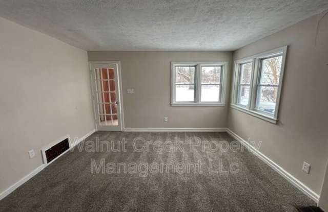 1763 E 36th St photos photos