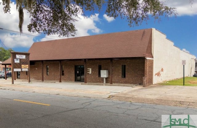 135 E Ml King Jr Drive - 135 East Martin Luther King Jr Drive, Hinesville, GA 31313