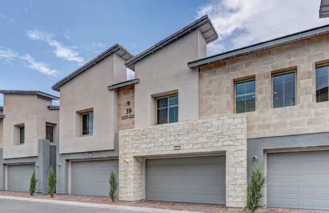 STUNNING Townhome - Strip  Mountain Views photos photos