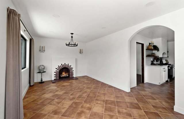 2901 Webster Ave photos photos