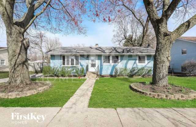 605 North Rosedale Avenue - 605 North Rosedale Avenue, Aurora, IL 60506