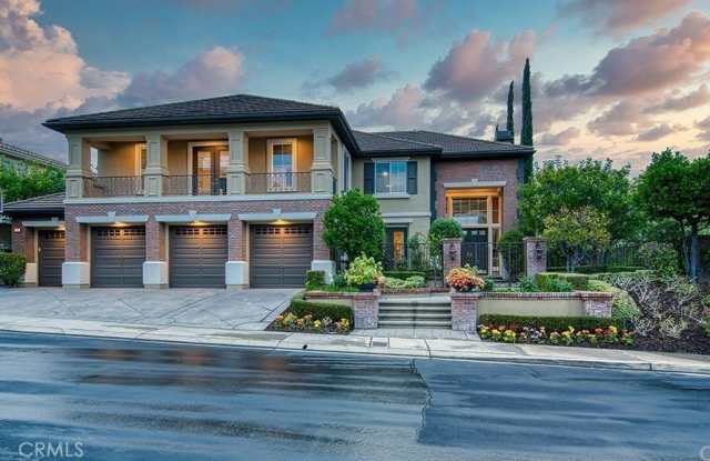 23 Van Gogh Way photos photos