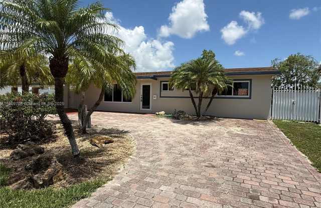 10471 SW 47th St photos photos