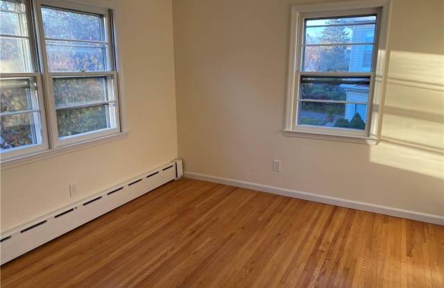 136 Old Mamaroneck Road Gallery 4