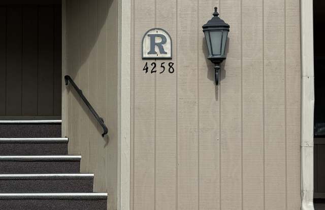 4258 Pinehurst Cr. R6 Gallery 2
