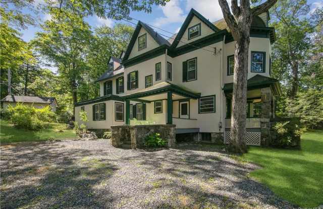2 Serpentine Road - 2 Serpentine Road, Tuxedo Park, NY 10987