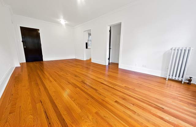 Bright and Sunny Updated 3-bed/1-bath near Loyola Gallery 4