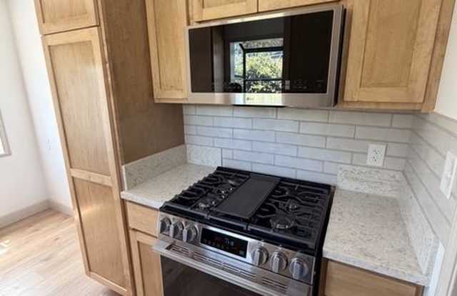 5418 Crebs Avenue Gallery 2