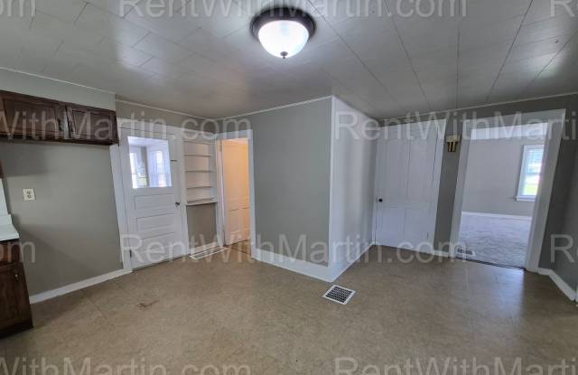 FOR RENT- 501 D Avenue, Grundy Center Gallery 4