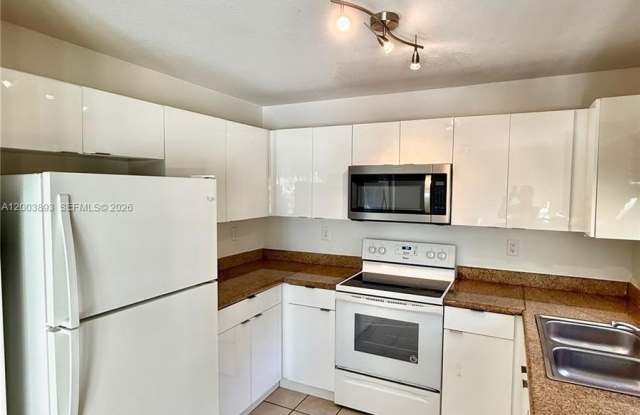 2206 NW 170th Ave photos photos