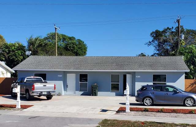 2876 N Dixie Highway photos photos