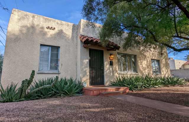 Stunning Central Tucson Home - 3 bed & 2 Bath - UofA & Banner Area Gallery 1