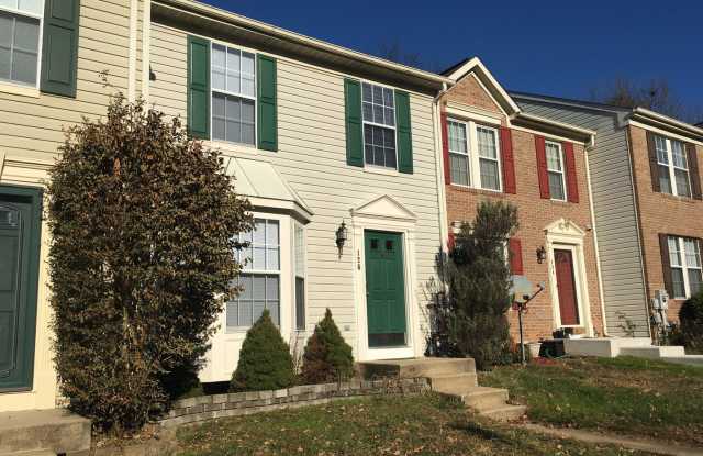 Lovely 3 BR/1.5 BA Townhome in Glen Burnie! - 126 Foxchase Drive, Glen Burnie, MD 21061